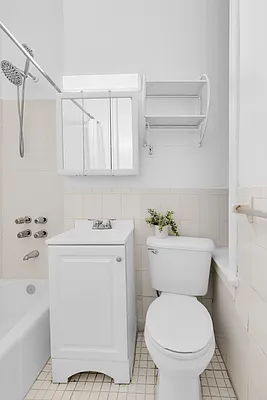 Rented by Cooper & Cooper Real Estate | media 10