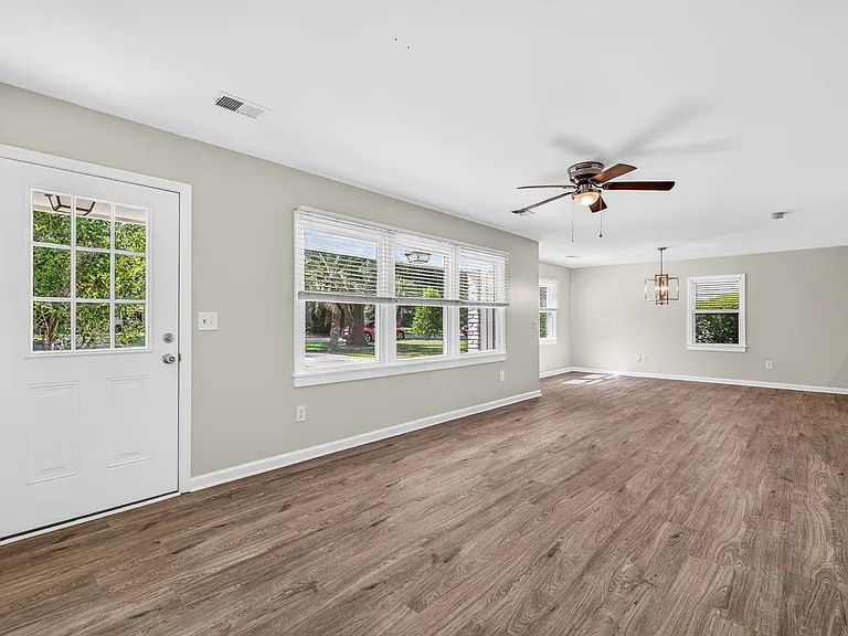 1208 Hawthorne Rd — Photo 16