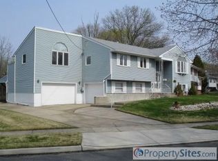 93 Saratoga Rd, Stratford, NJ 08084