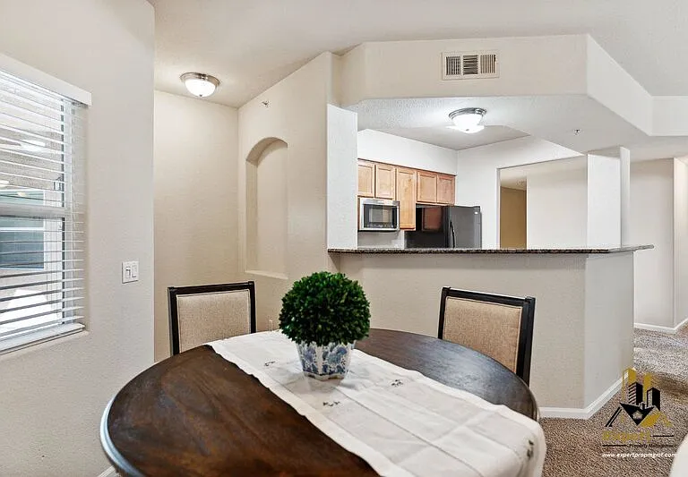 900 Moon Cir #922 — Photo 5