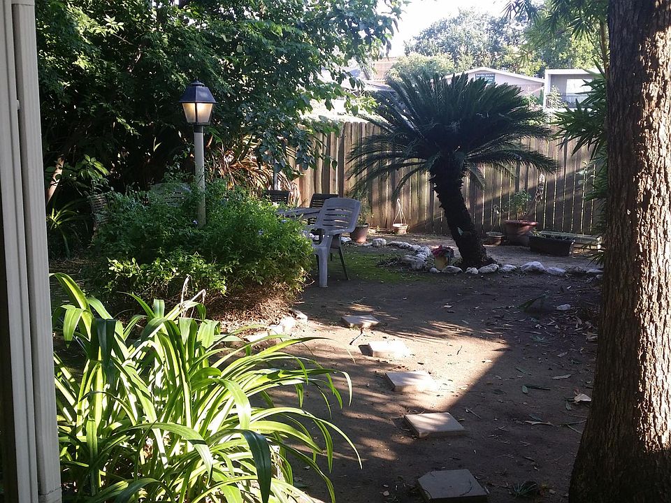Nice courtyard to relax.