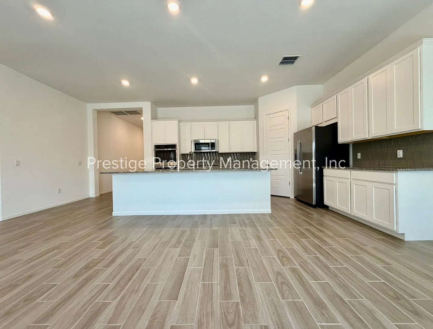 Built in 2023- This Modern Home is A Dream Of Luxury! — Photo 3