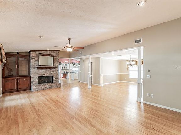 3rd image of 3433 Reynoldswood Dr