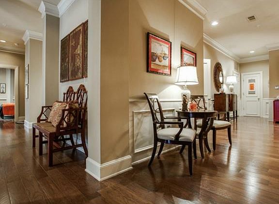 5th image of 2848 Woodside St APT 305