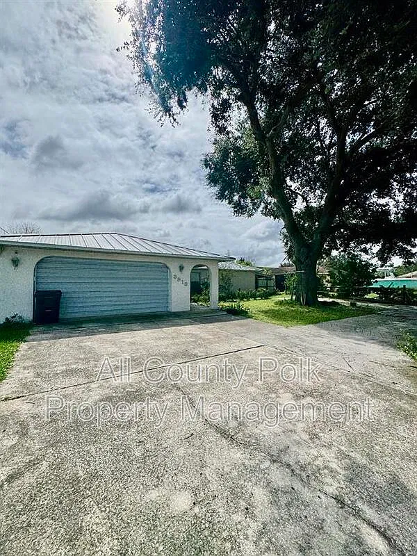 3 bed, 2.0 bath, 1577 sqft, $2,195 — Photo 2