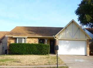 6413 Westridge Dr, Watauga, TX 76148