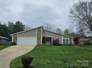 319 Vista Grande Cir, Charlotte, NC 28226