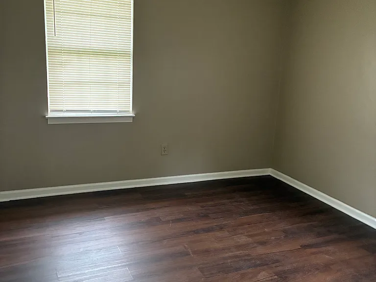 1346 Mary Jane Ave — Photo 5