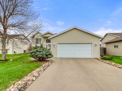 1040 39th Ave W, West Fargo, ND, 58078