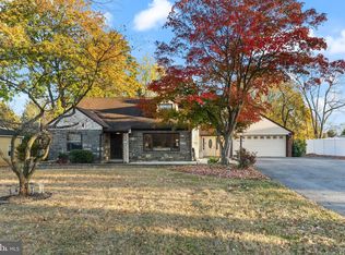 617 Marshall Dr, Broomall, PA 19008