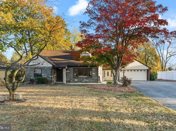 617 Marshall Dr, Broomall, PA 19008
