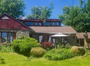 1312 Frosty Hollow Rd, Levittown, PA 19056