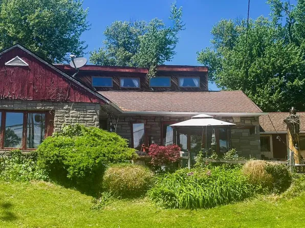 1312 Frosty Hollow Rd, Levittown, PA 19056