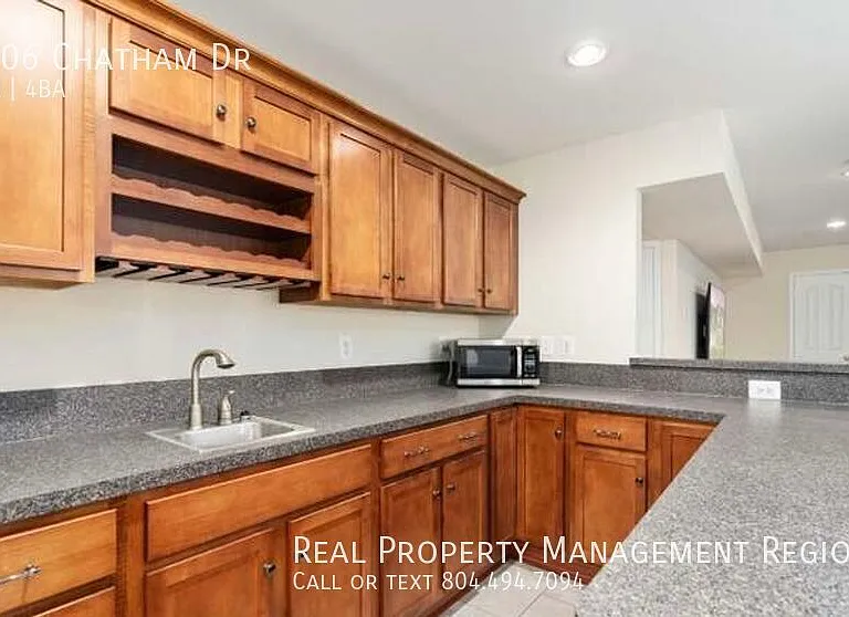 4306 Chatham Dr — Photo 7