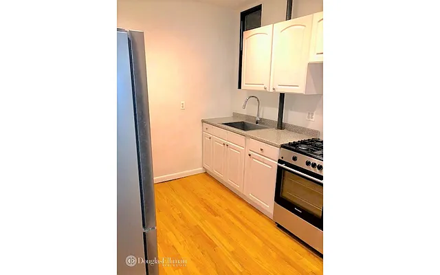 Rented by Douglas Elliman | media 35