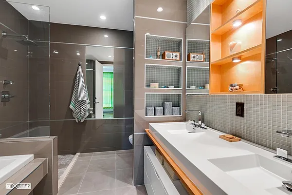 Sold by Citi Habitats | media 6