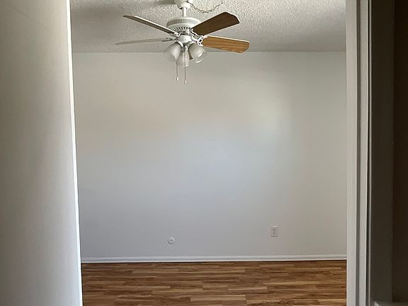 4th image of 3525 Rebecca Ln #E