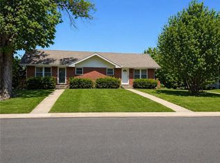 904 SE 3rd Ter, Lees Summit, MO 64063