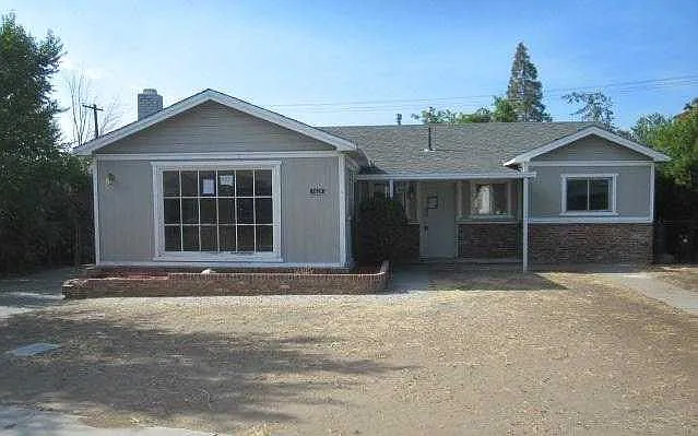 1620 Stewart St photo 1