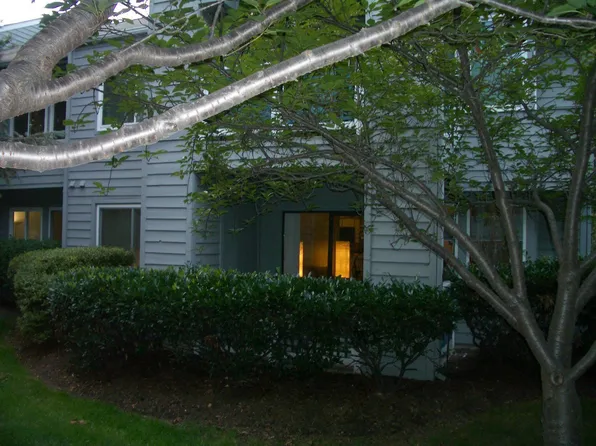 11737A Summerchase Cir, Reston, VA 20194