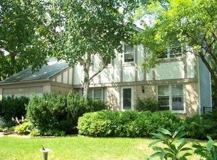 160 Longridge Dr, Bloomingdale, IL 60108