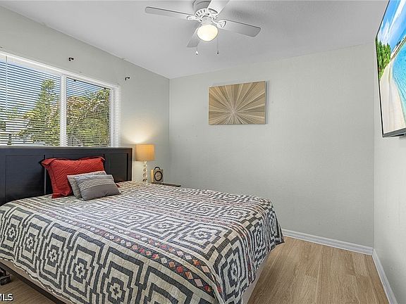 4th image of 1333 SE 8th Ave #1401