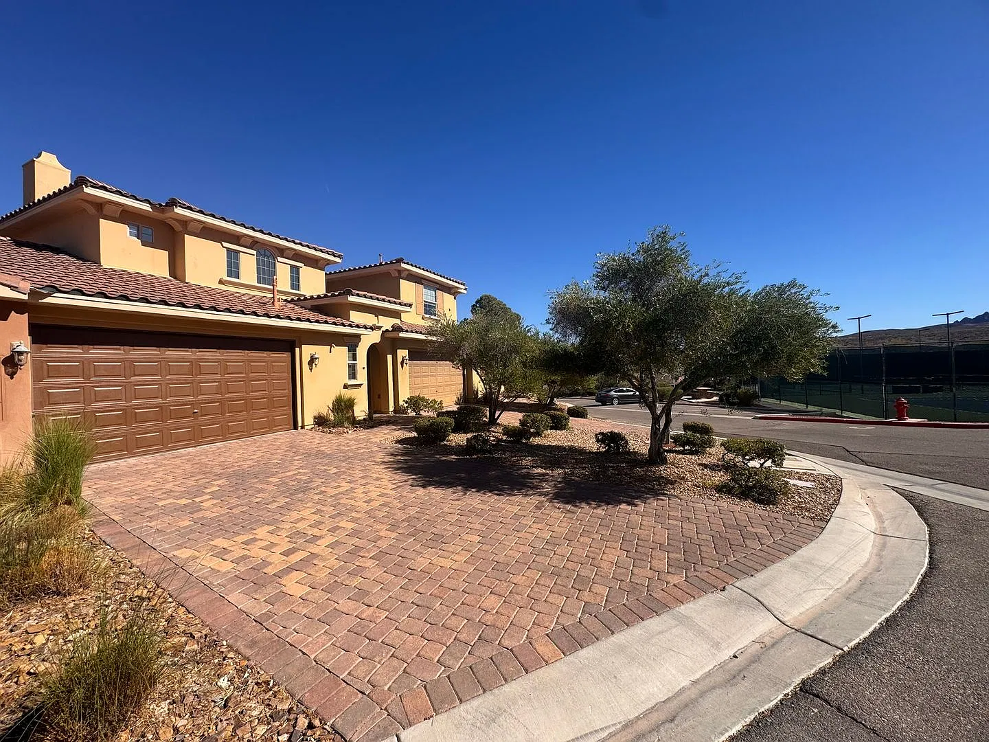 Luxury 2-Bedroom Retreat in Prestigious Guard-Gated SouthShore at Lake Las Vegas! — Photo 3