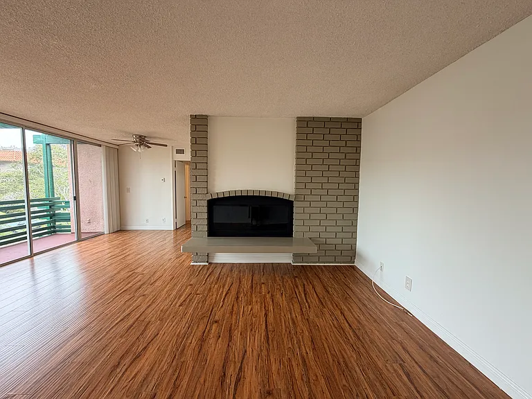8050 Redlands St #4 — Photo 2