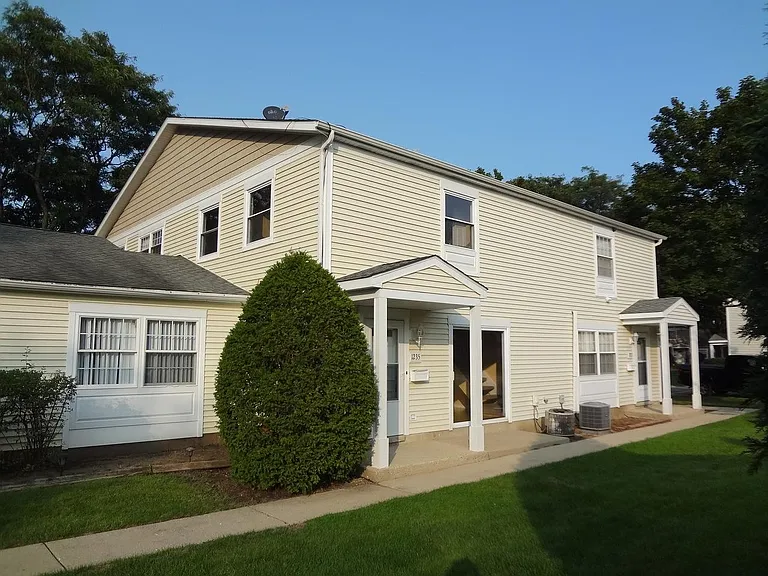 1235 Mae Ct — Photo 1