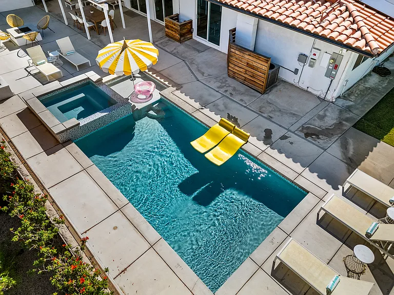 1184 E Pajaro Rd — Photo 5
