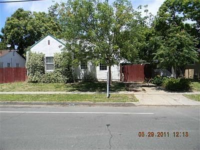 2nd image of 795 Dixieanne Ave