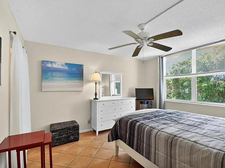 1810 New Palm Way #415 — Photo 19