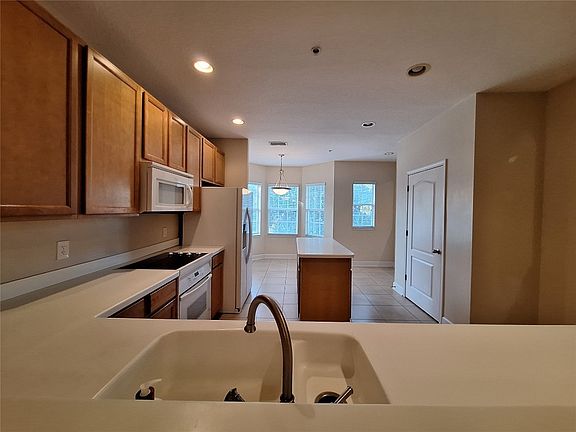 4th image of 96221 Stoney Dr #1605