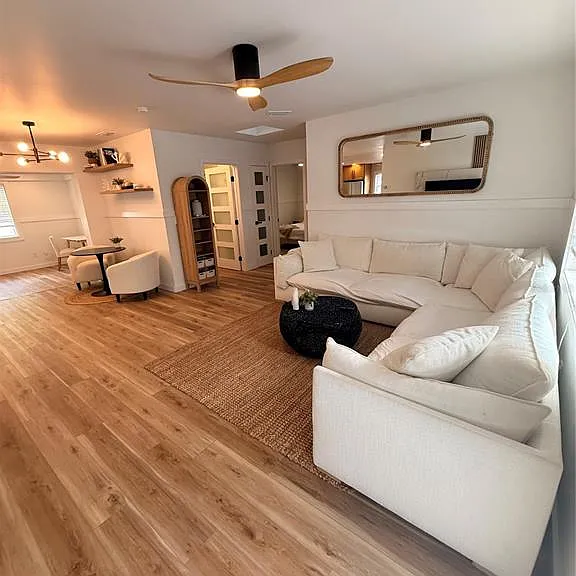 4227 Helena St NE — Photo 4