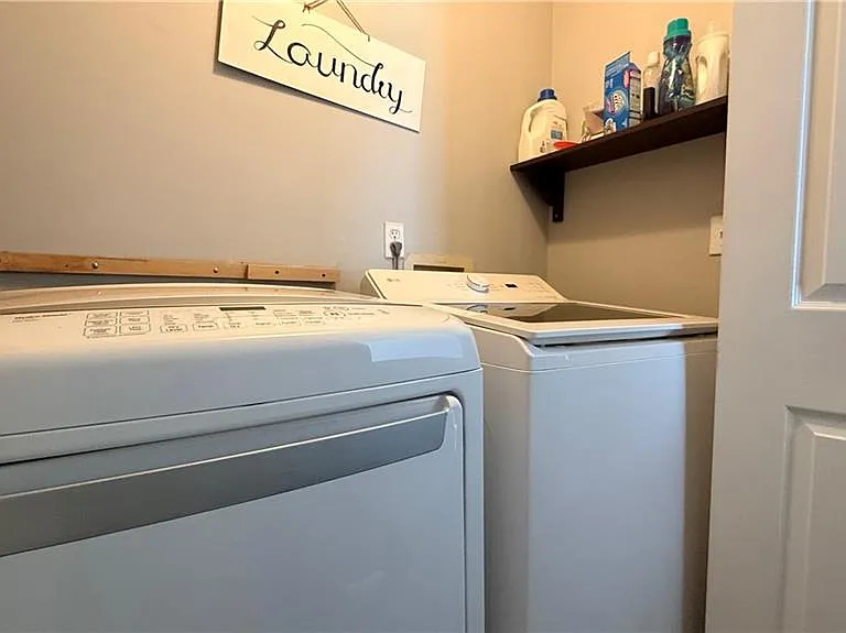 100 Taylors Spring Ct — Photo 12