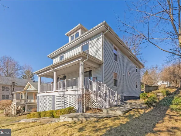 3209 Old Dominion Dr, Arlington, VA 22201