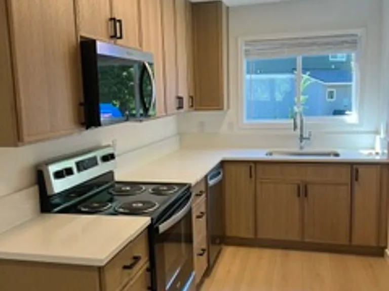 Newly Remodeled Kennedy Park Apartments! — Photo 13