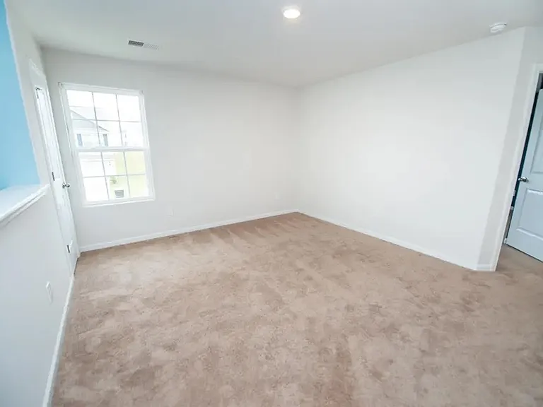 2228 Southlea Dr — Photo 11