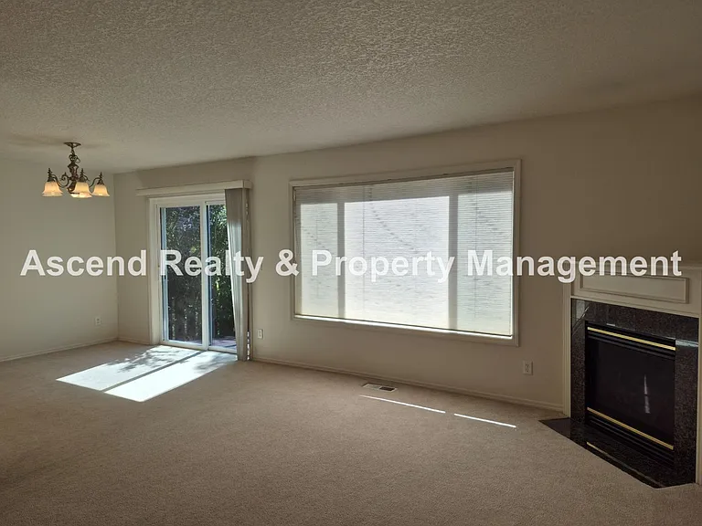 6443 NW Krislynn Ter — Photo 10