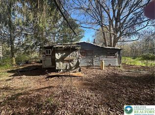 9 School St, Barnesville, PA 18214