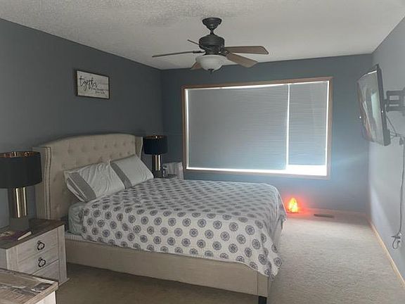 5th image of 11191 Aberdeen St NE
