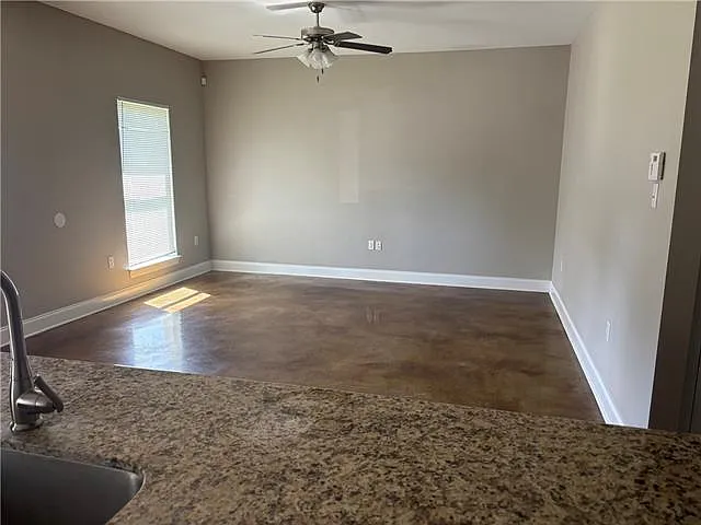 2 bed, 2.0 bath, 1327 sqft, $1,200 — Photo 4