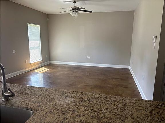 4th image of 309 Maple St Unit A