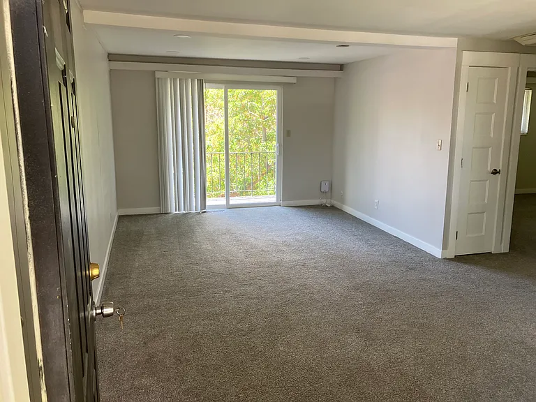 860 E Fairmont Cir #4 — Photo 13