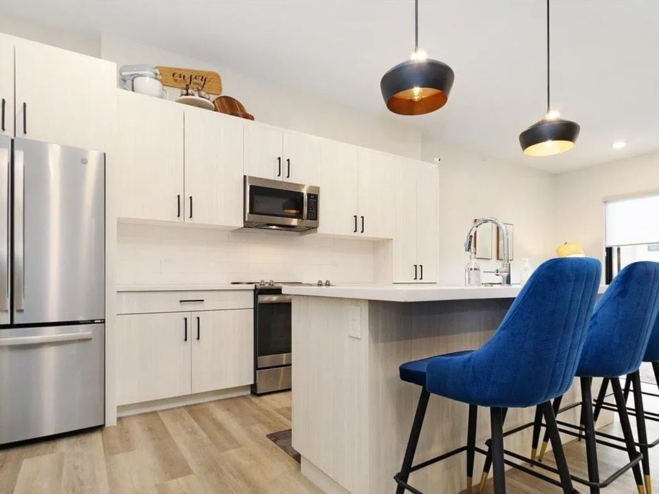 1st image of 3022 Fieldhouse Cir #207