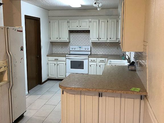 3rd image of 1721 Wilderness Dr