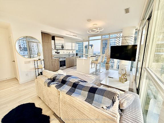4th image of 290 Adelaide St W #3004