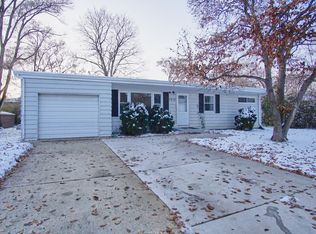 1012 Whitmore Ln, Lombard, IL 60148