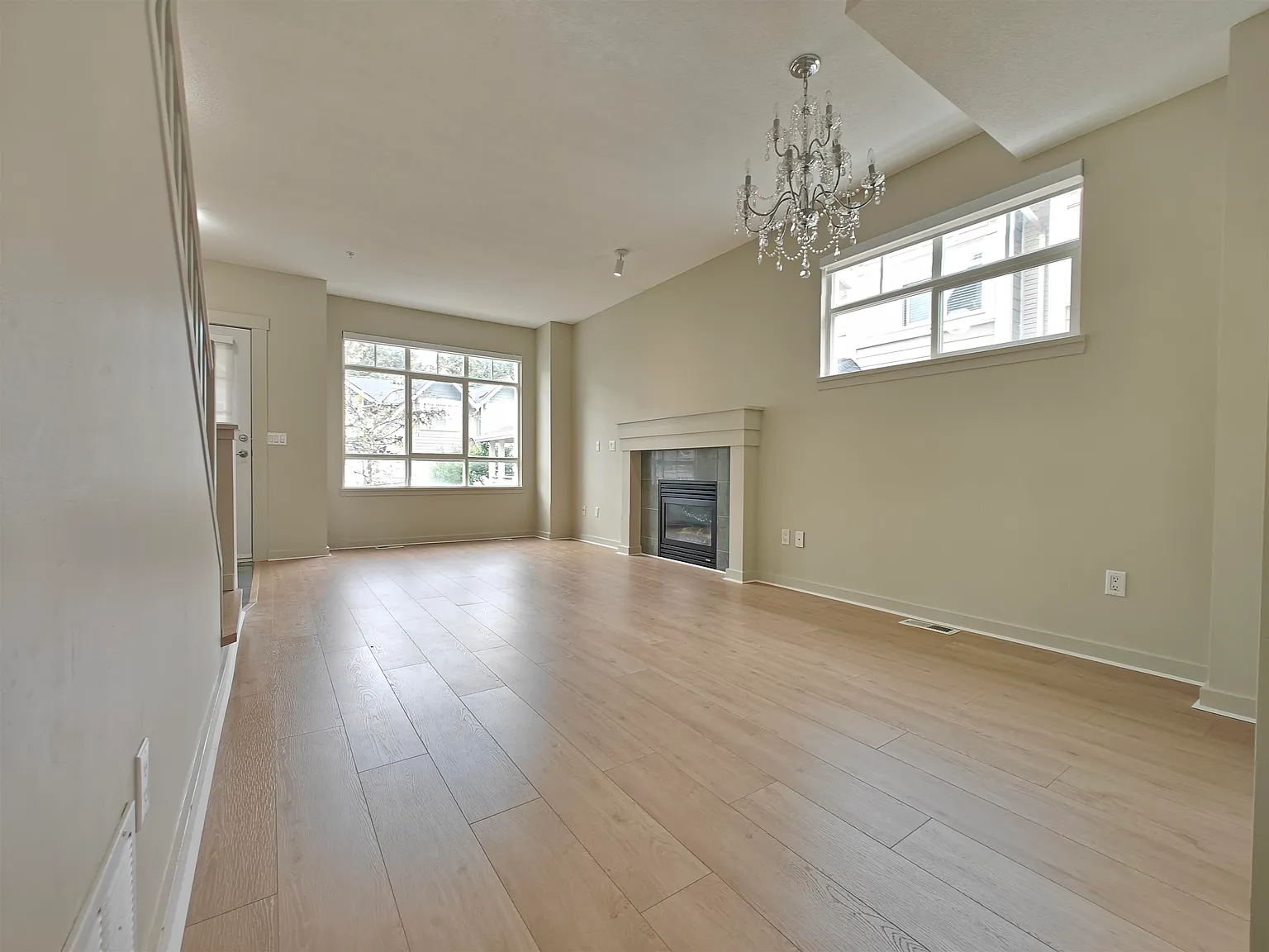 4 bed, 1694 sqft, $4,300 — Photo 3