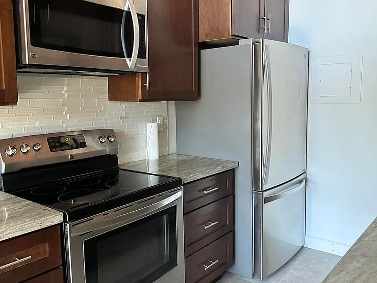 166 Kingston Ave #C — Photo 2